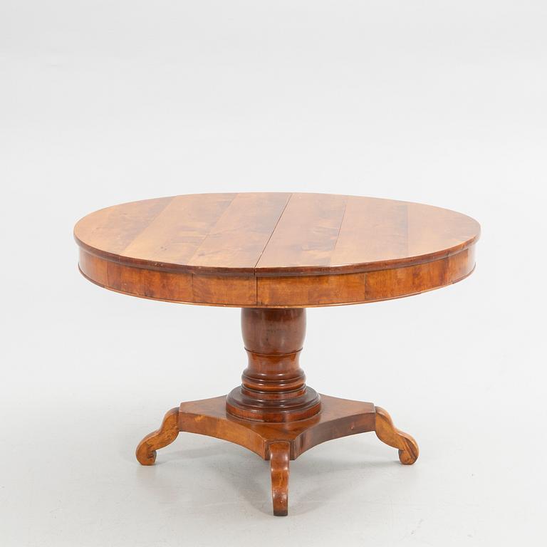 Dining table, Empire style, first half of the 20th century.