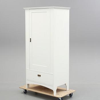 KLÄDSKÅP, 1900-talets början.