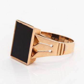 Ring, onyx, 14K gold, Westerback, Helsinki 1954.