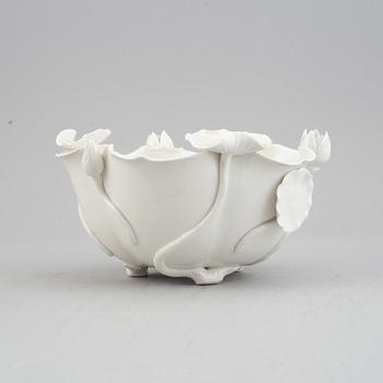 A blanc de chine bowl, China, 20th Century.