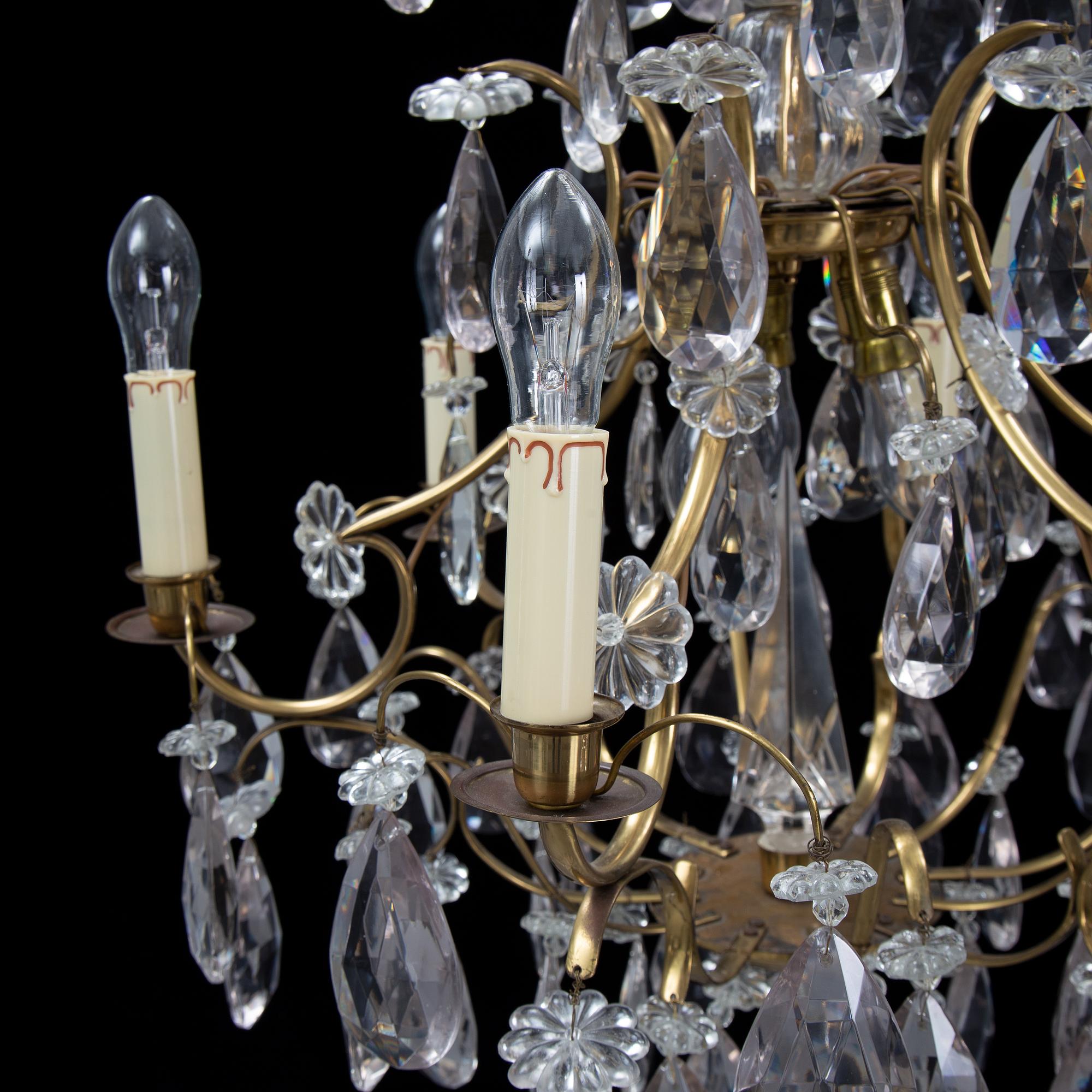 A Baroque style chandelier, mid 20th Century.