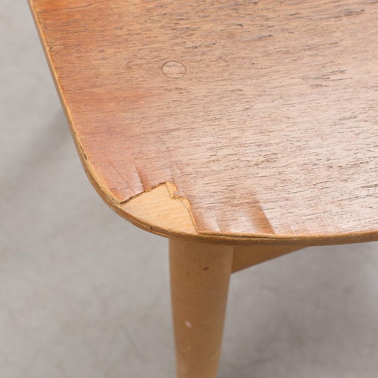 A set of six of model 122 chairs by Børge Mogensen, Denmark.