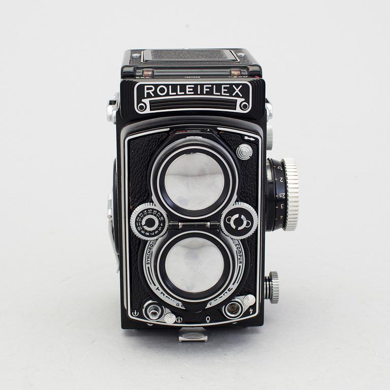 a German Twin-lens reflex camera, Rolleiflex 3.5 with Xenotar Lens by Franke & Heidecke,1950/60s.