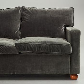 Josef Frank, a model 3031 sofa, Svenskt Tenn, 2015.