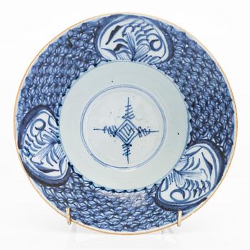A blue and white bowl, 19th century.