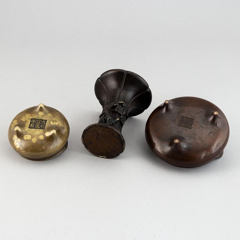 A bronze vas and two censers, China, 20th Century.