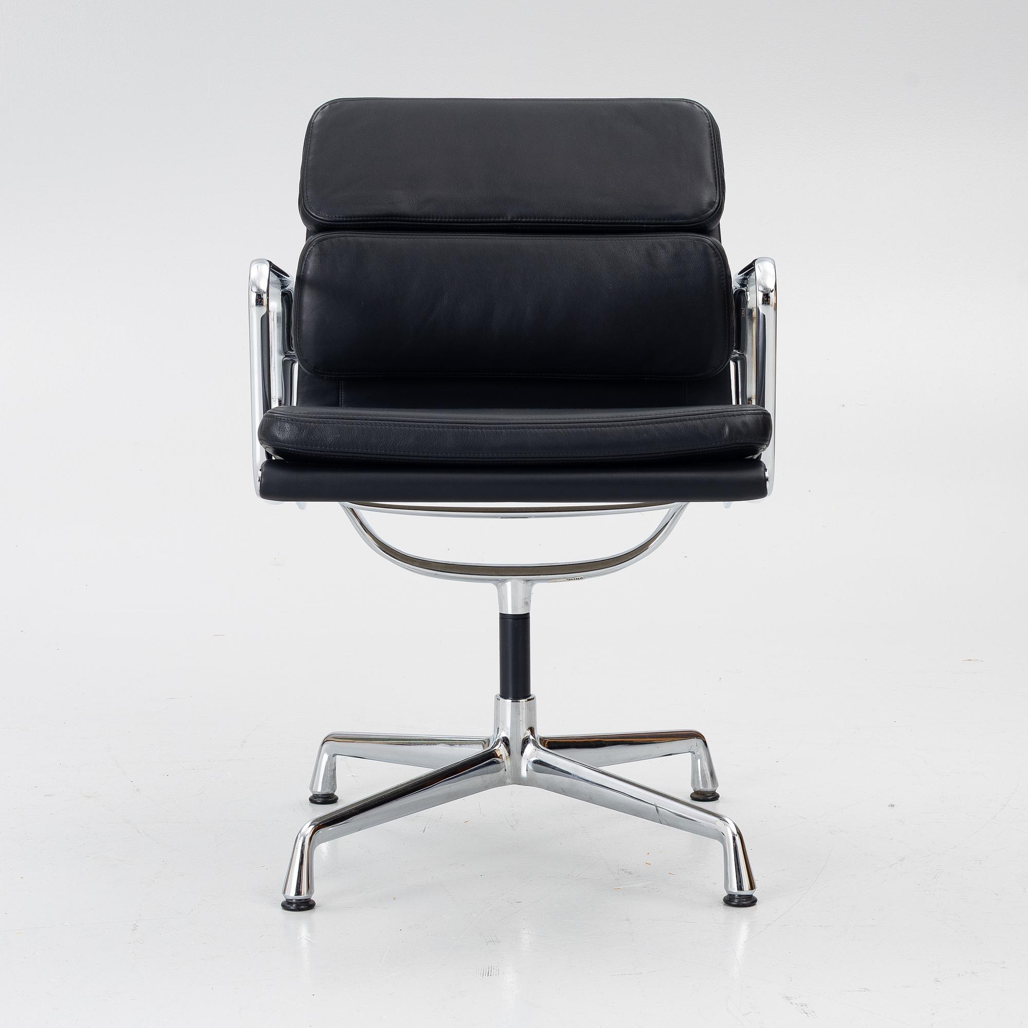 Charles & Ray Eames, Office chair, “EA208 Soft Pad Chair”, Vitra.