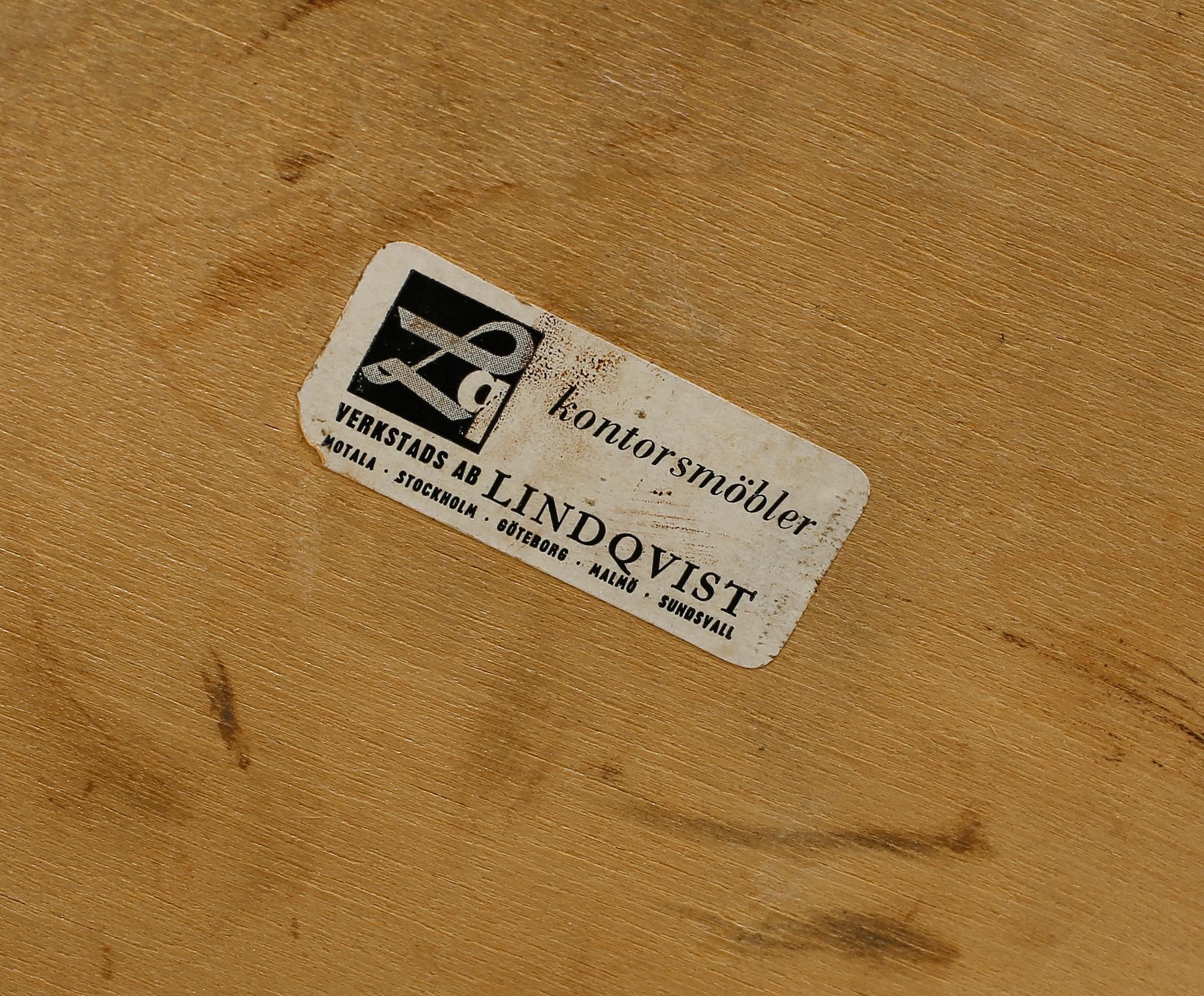 SKRIVBORDSTOLAR, 2 st, industrimodell, Lindqvist verkstads AB,  1900-talets mitt.