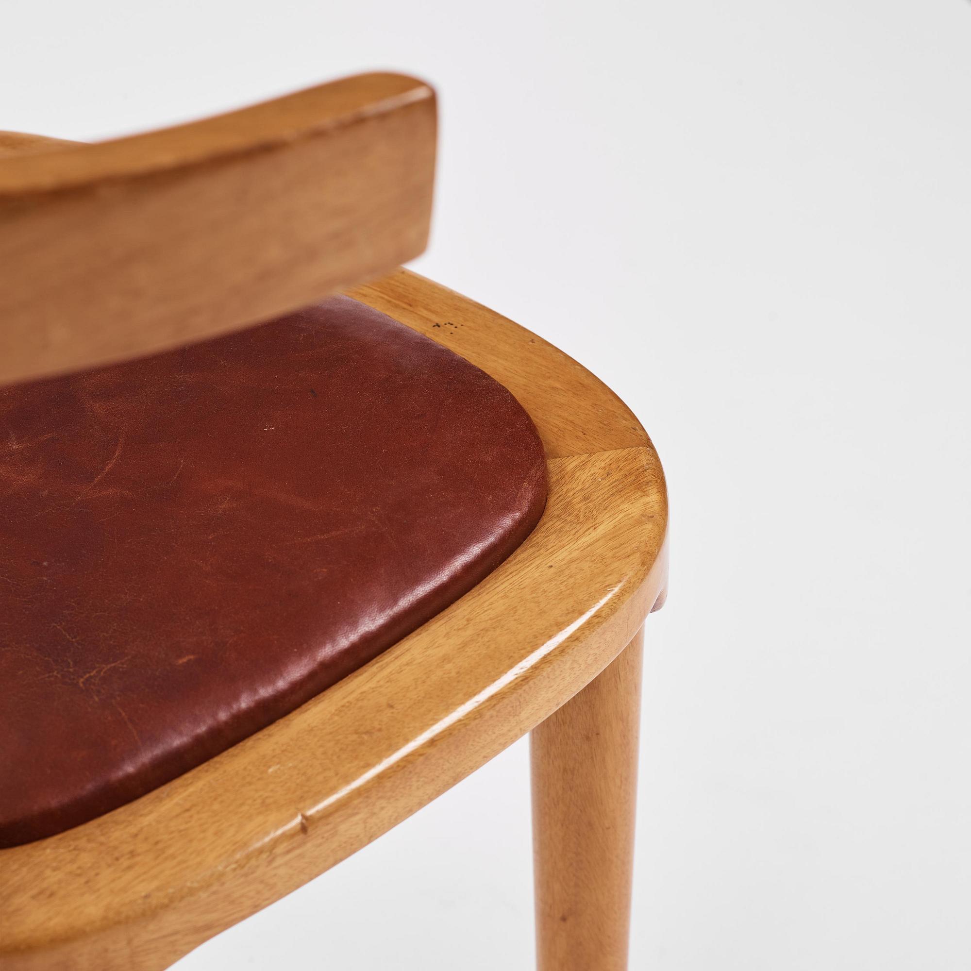 Gunnar Asplund, a set of eight mahogany chairs, Svenska Möbelfabrikerna, Bodafors, ca 1934-35, for the Bredenberg Department Store.