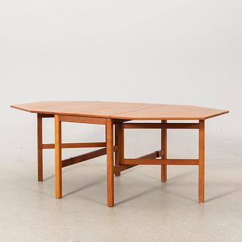 Drop-leaf table, second half of the 20th century.