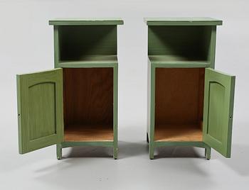 SÄNGBORD, ett par,omkring 1900-talets mitt.