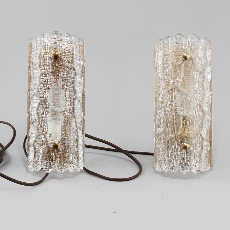 VÄGGLAMPOR, ett par, Carl Fagerlund, Orrefors. 1900-talets andra hälft.