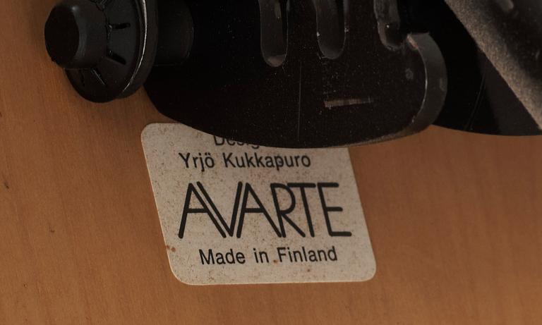 SKRIVBORDSSTOL, "Plaano" av Yrjö Kukkapuro för Avarte, Finland.