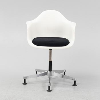 Charles & Ray Eames, a 'PACC' chair, Vitra.