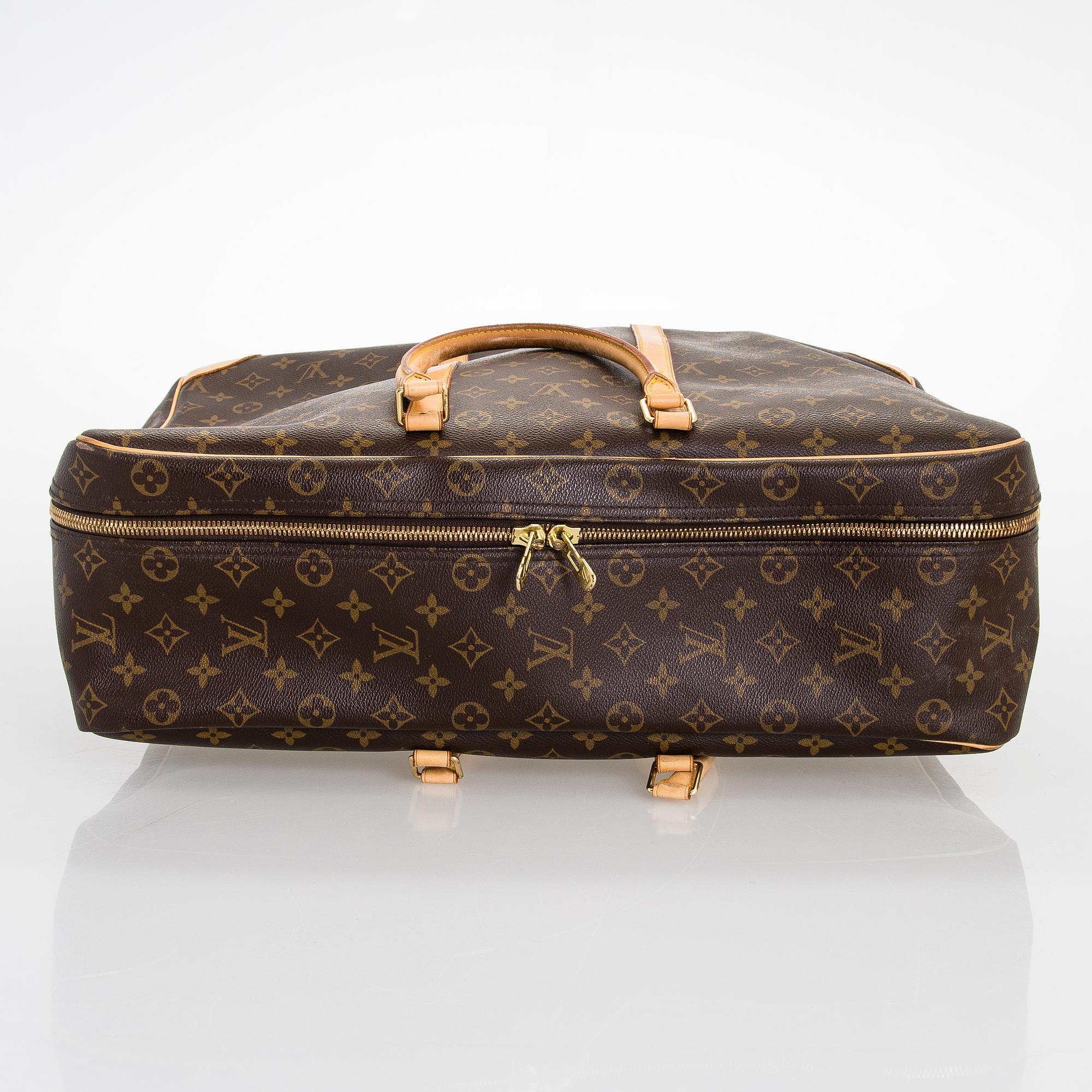 Louis Vuitton, a monogram 'Sirius 50' Bag.