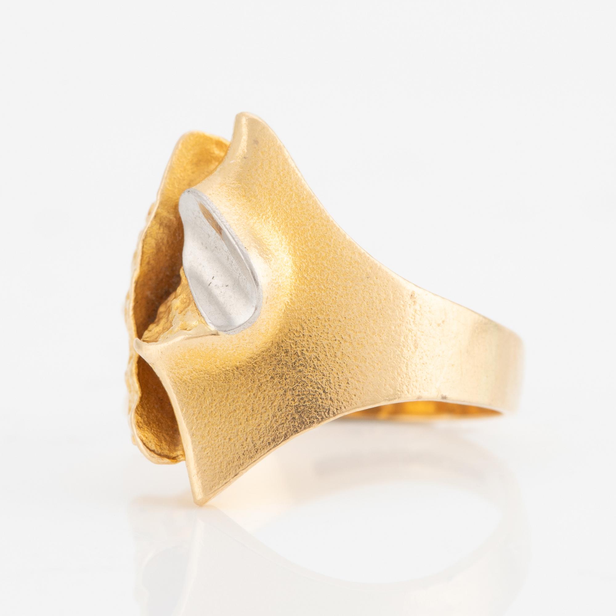 Björn Weckström, Ring "Geisir", 18K guld och platina. Lapponia 1979.