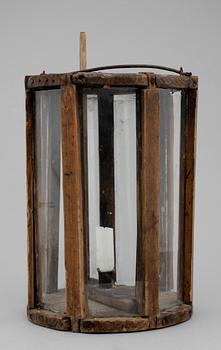 LYKTA, trä och glas. 1800-tal. Troligen Öland.