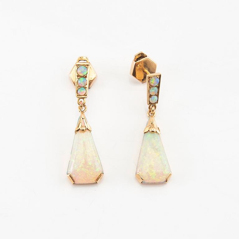 Earrings 18K gold and opal, France first half of the 20th century.