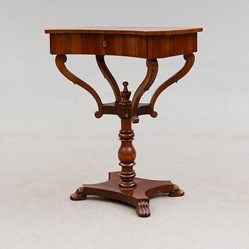 DAMARBETSBORD, senempire, 1800-talets mitt.