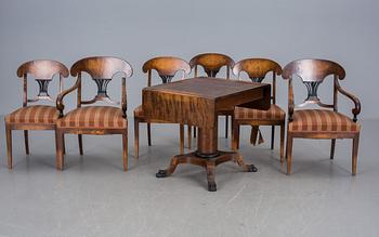 KARMSTOLAR, ett par, BORD samt STOLAR 4 stycken, Karl Johan-stil, 1900-tal.
