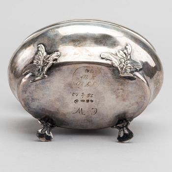 A Swedish silver sugar bowl mark of J Malmstedt Gothenburg 1783, weight ca 331 gr.