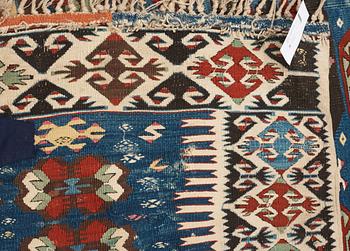 SEMI-ANTIQUE ANATOLIAN KILIM, probably Aksaray. 231,5 x 171 cm.