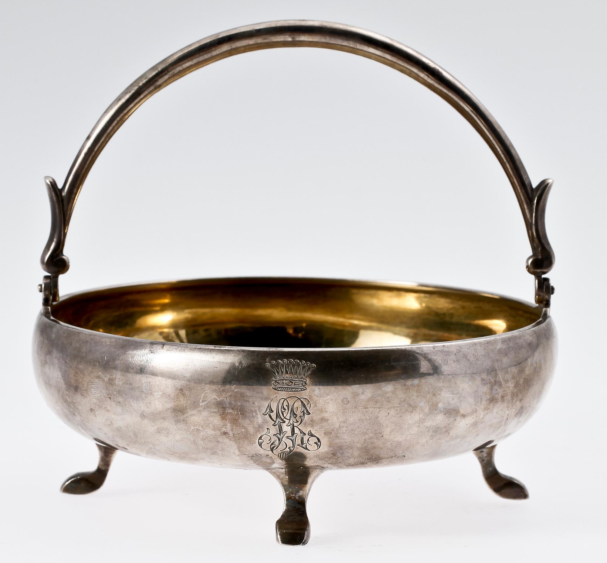 SKÅL, silver, Ryssland 1888. Vikt ca 305 gram.