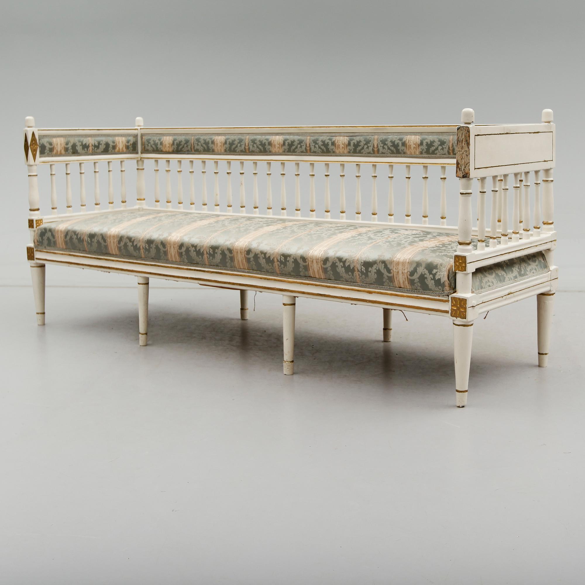 SOFFA, sengustaviansk, omkring år 1800.