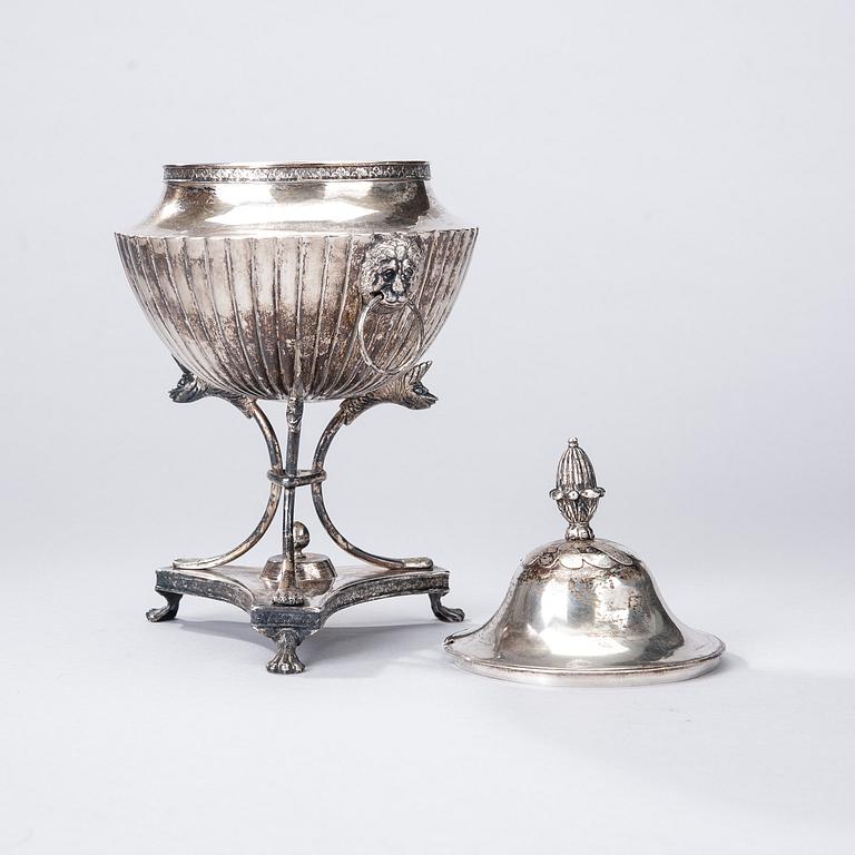 SOCKERSKÅL, silver, empire, Carl Fredrik Seseman, Arboga 1818. Vikt 685 g.