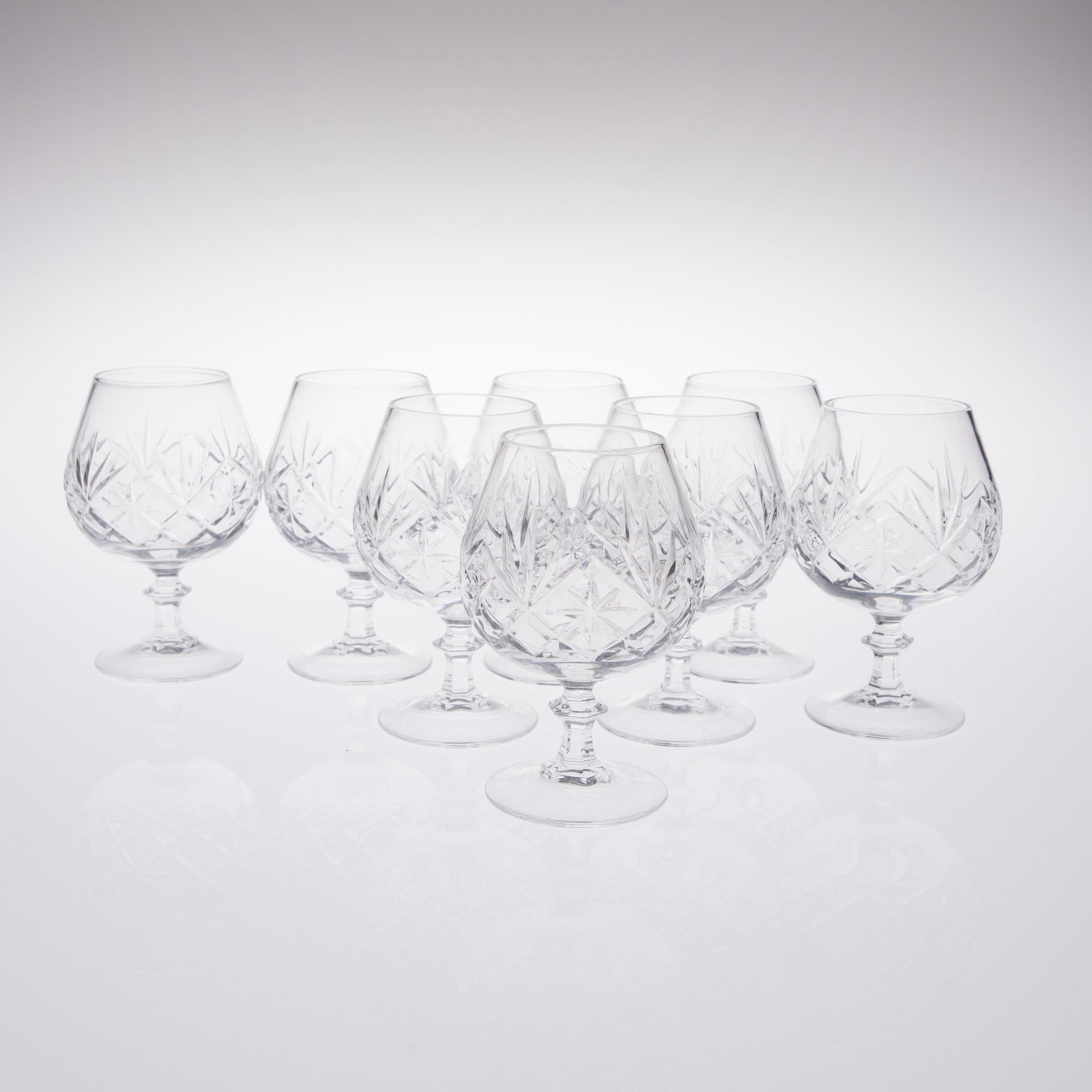 GLASSERVIS, 79 delar, slipad kristall "Leo", Riihimäki/Notsjö, och 8 cognacsglas. 1900-talets senare hälft.