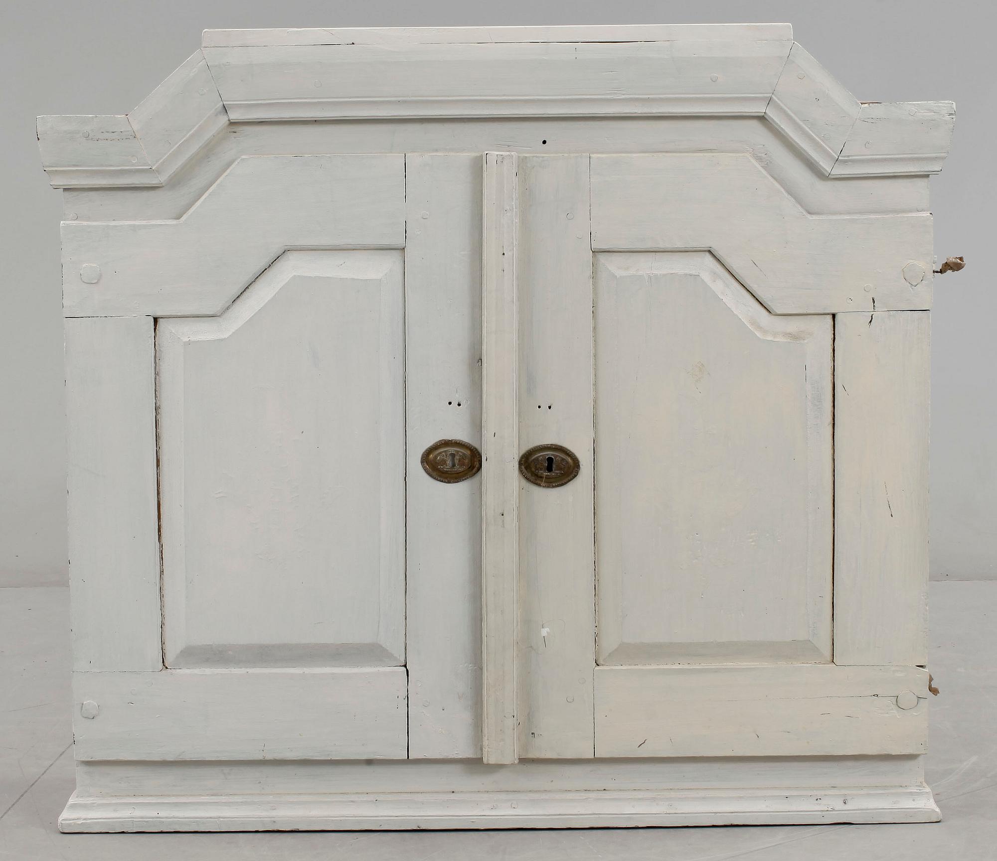 HÄNGSKÅP, allmoge, 1800-tal.