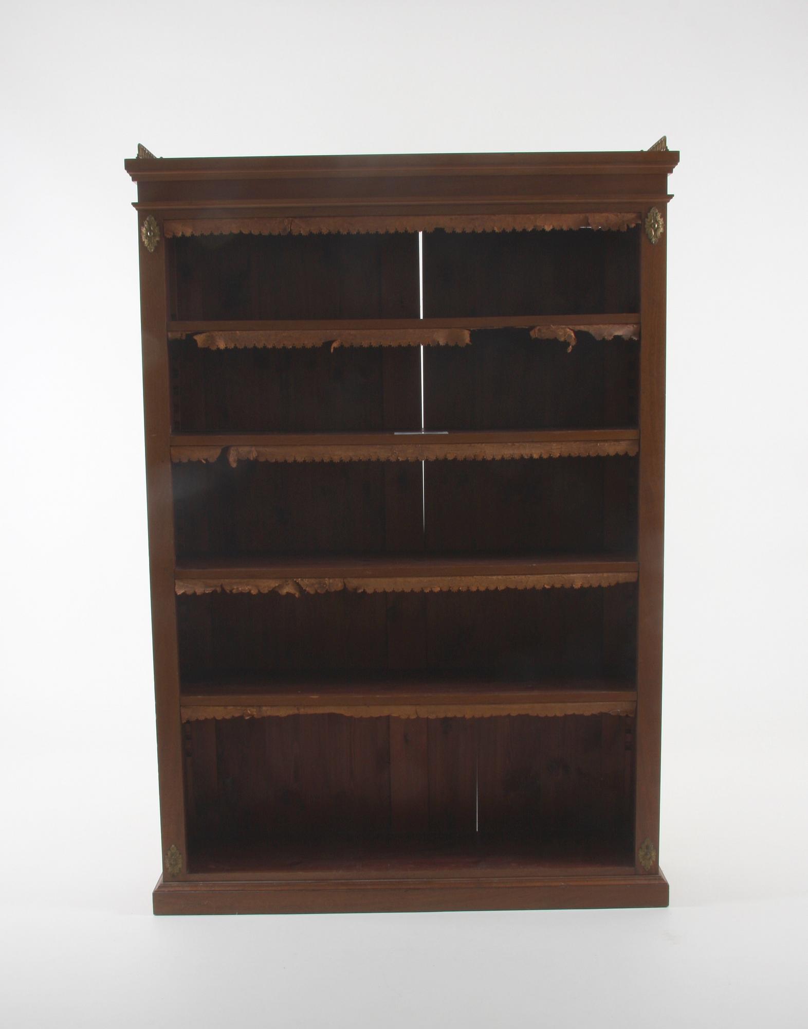 BOKHYLLOR, ett par, gustaviansk stil. Prov; enligt uppgift Stubbarps slott, Arild.