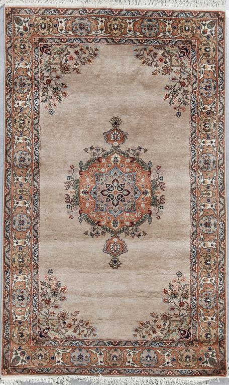 MATTA, orientalisk, 218x134 cm.