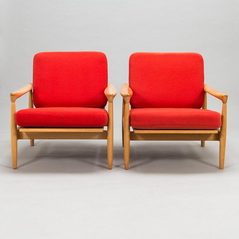 A pair of 1960's armchairs.