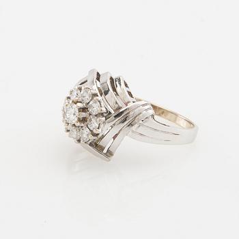 Ring 18K white gold set with round brilliant-cut diamonds.