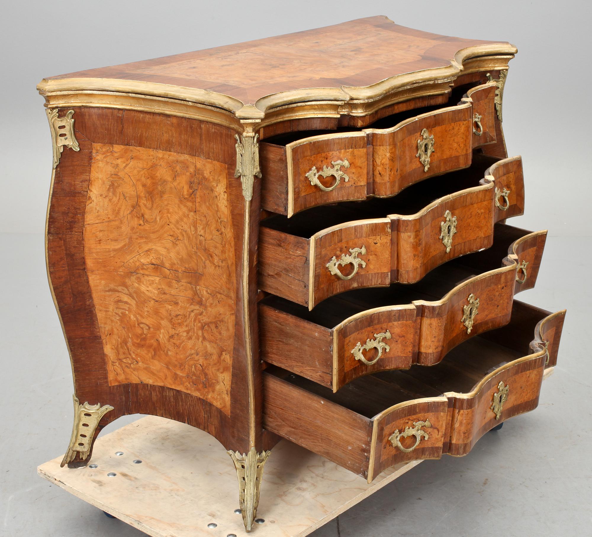 BYRÅ. Rokoko, Danmark 1700-talets mitt.