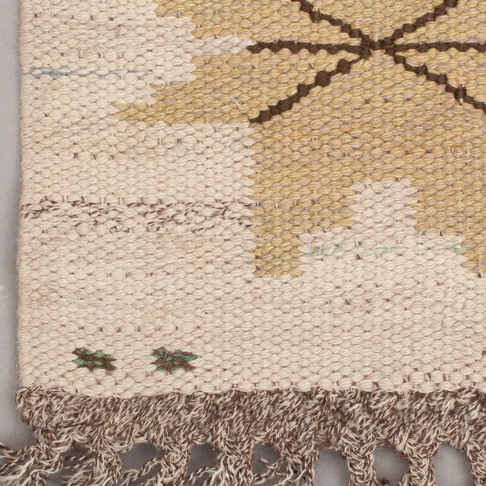 CARPET. "Höstmattan". Flat weave. 242 x 183 cm. Signed AB MMF.