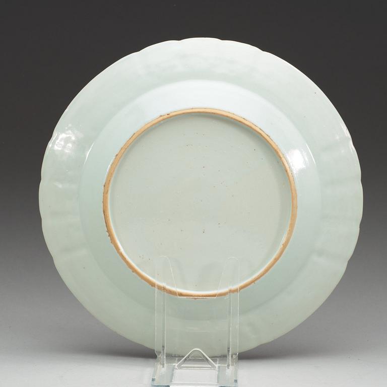 TALLRIKAR, 24 stycken, kompaniporslin. Qing dynastin, Qianlong (1736-95).