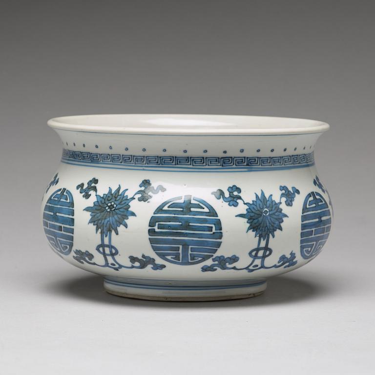 A blue and white censer, Qing dynasty, Kangxi (1662-1722).