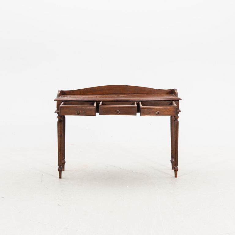 Sideboard 1900-talets senare del.