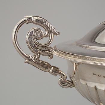 A Swedish 19th century silver sugar bowl and cover, mark of Anders Lundqvist, Stockholm, 1826.