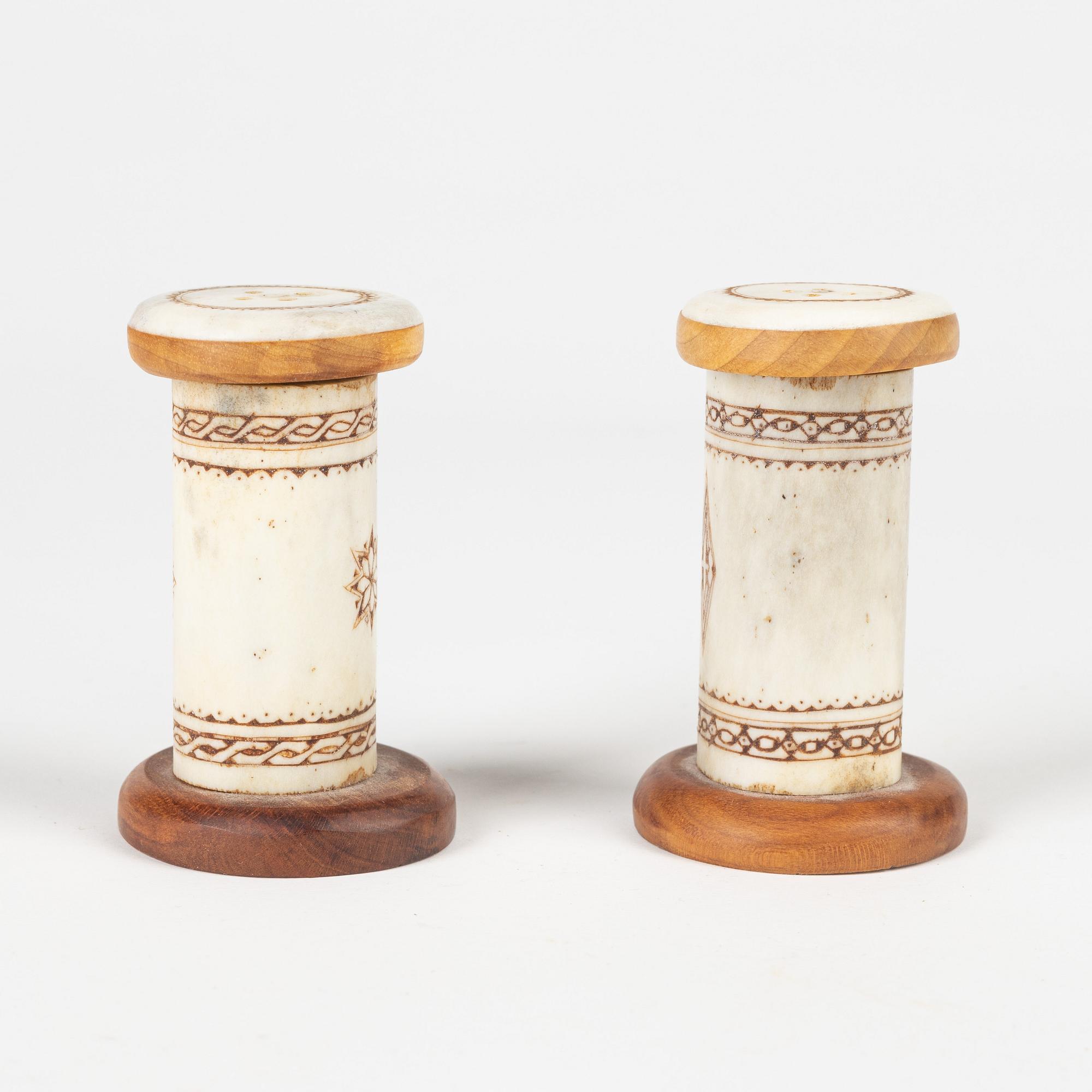 A pair of shakers.