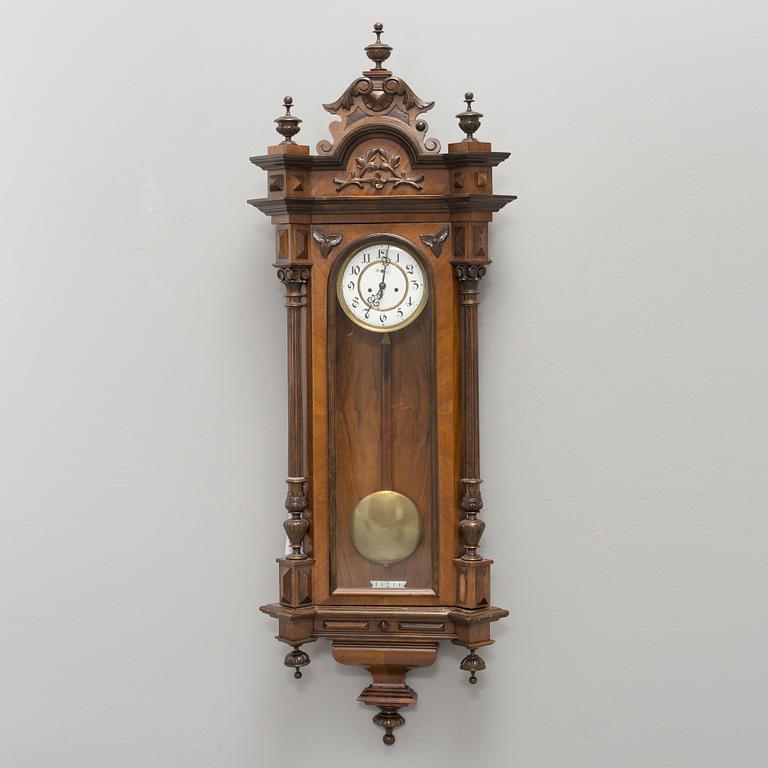 VÄGGUR, s k lodur, renässansstil, 1800-talets andra hälft.