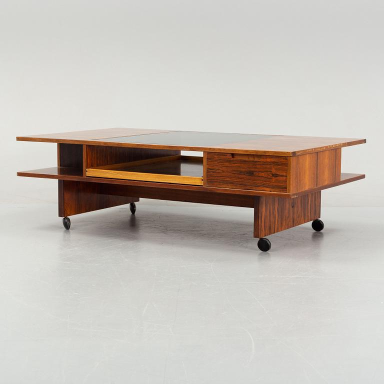 Torbjørn Afdal, a rosewodd veneered coffee table, Haug Snekkeri A/S, Bruksbo, Norway, 1960's/70's.