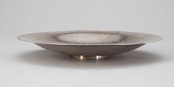A Danish sterling silver dish, maker´s mark Georg Jensen.