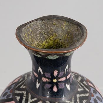 A Japanese cloisonné vase and a porcelain 'a thousand faces' satsuma dish, Meiji (1868-1912) and 20th century.