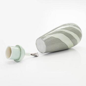 Inkeri Leivo, urna med lock, keramik, signerad Inkeri Leivo Arabia.