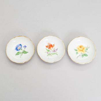 A set of 20th century eight Meissen porcelain objects.