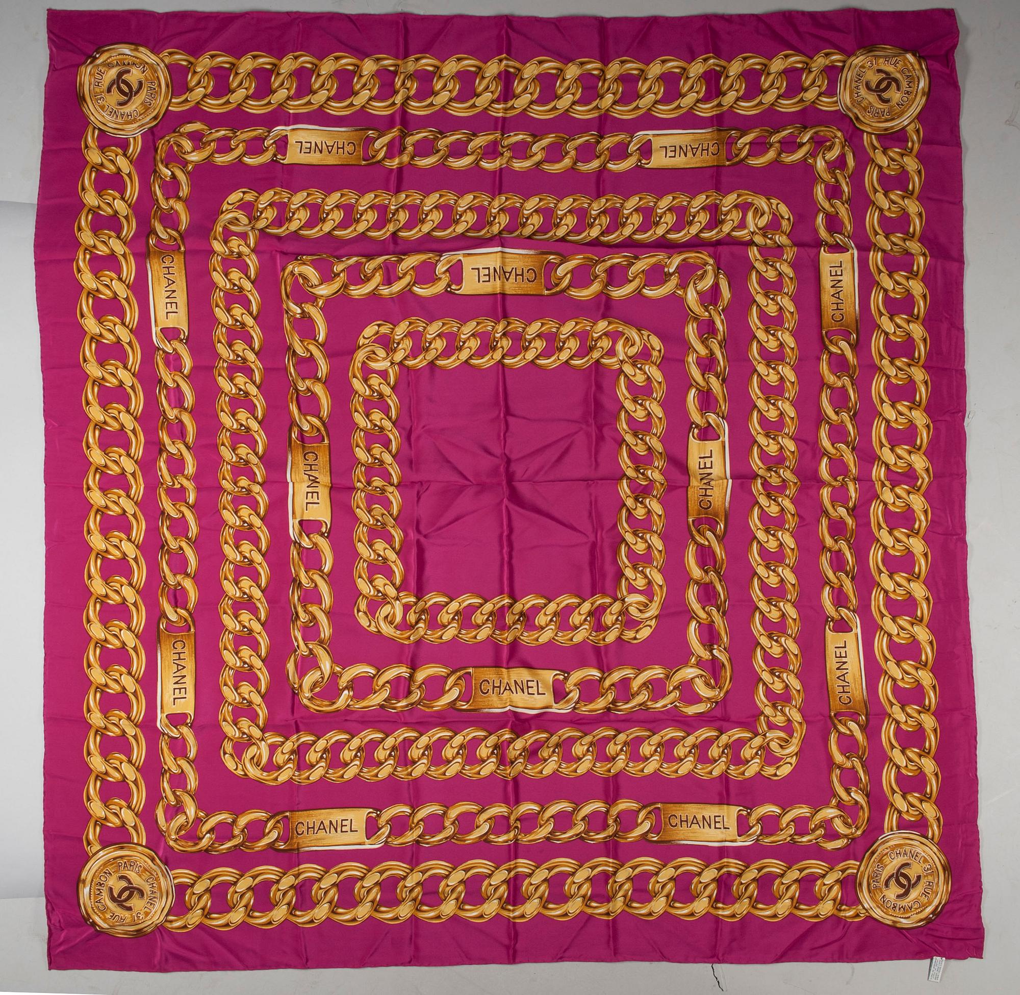 SCARF, Chanel.