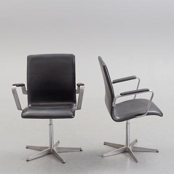A pair of 'Oxford' arm chairs by Arne Jacobsen, Fritz Hansen, Denmark, 1985.